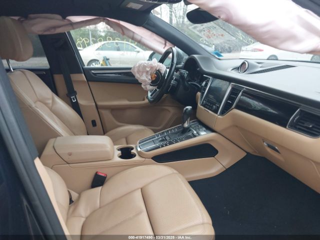2017 PORSCHE MACAN WP1AA2A58HLB04879 Photo 4