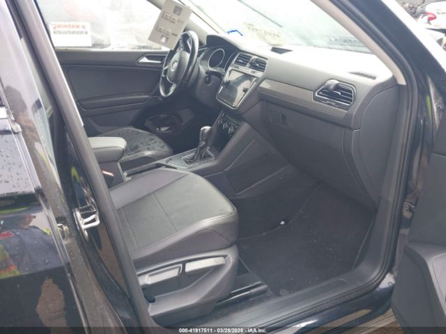 3VV3B7AX9JM068003 Volkswagen Tiguan