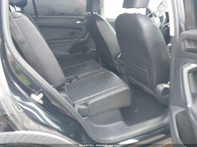 3VV3B7AX9JM068003 Volkswagen Tiguan