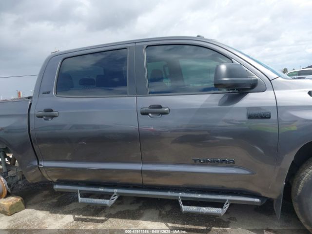 5TFEY5F10KX250294 Toyota Tundra Sr5 5.7l V8
