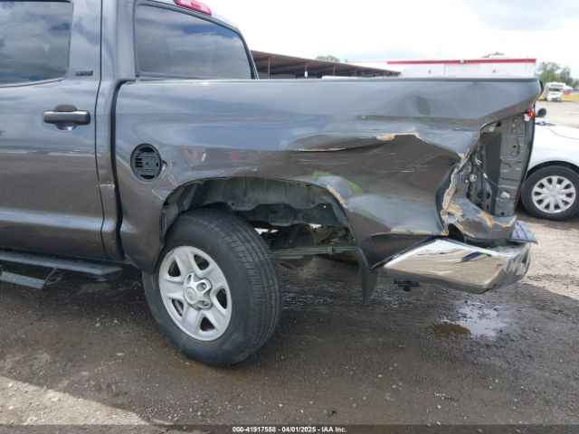 5TFEY5F10KX250294 Toyota Tundra Sr5 5.7l V8