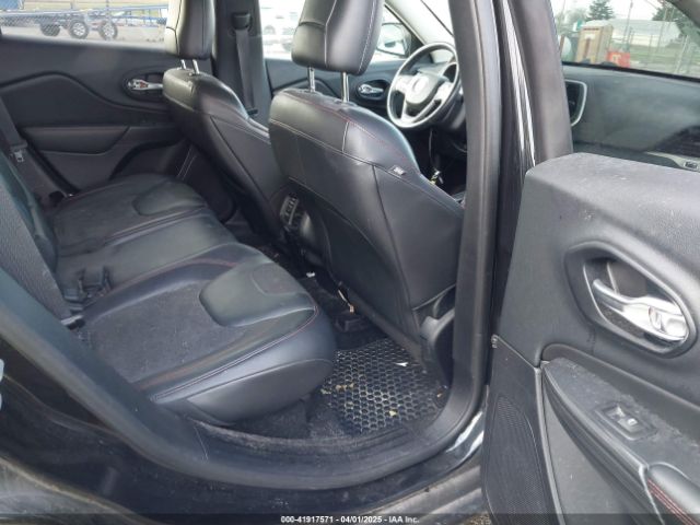 1C4PJMBB5GW132003 Jeep Cherokee Trailhawk
