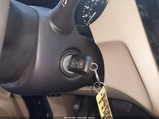 Nissan ROGUE S 2017 KNMAT2MT9HP503122 Image 11