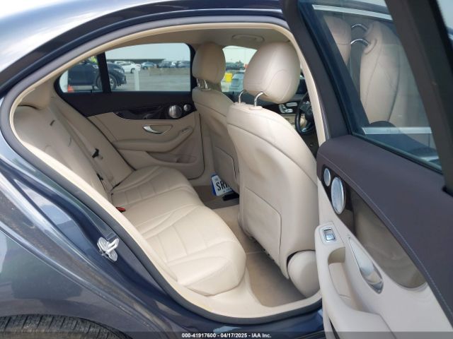 55SWF4JB4FU056399 Mercedes-Benz C 300 Luxury/sport