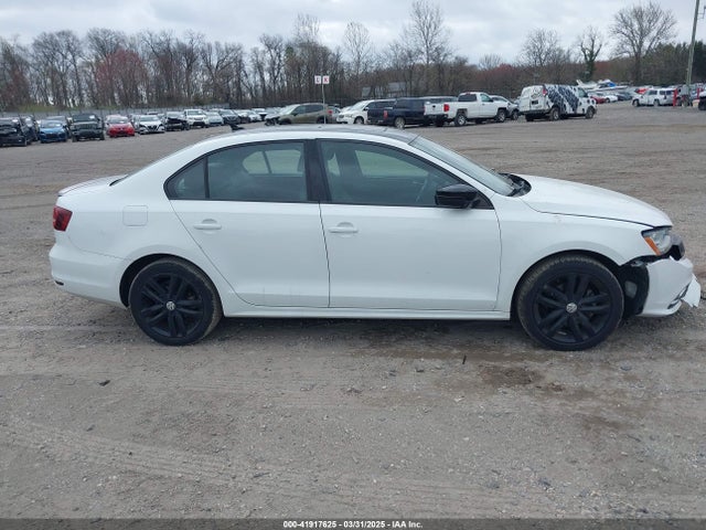 3VWD17AJXJM251750 Volkswagen Jetta 1.8t Se Sport