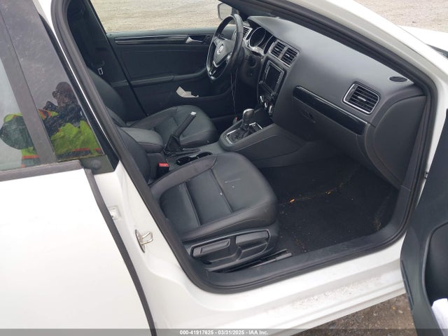 3VWD17AJXJM251750 Volkswagen Jetta 1.8t Se Sport