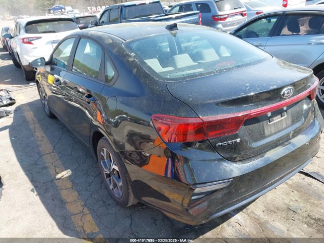 3KPF24ADXME404921 KIA Forte Lxs
