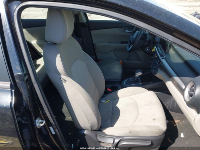 3KPF24ADXME404921 KIA Forte Lxs
