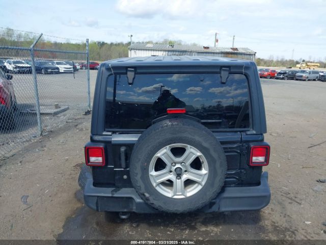 1C4HJXDG3JW274615 Jeep Wrangler Unlimited Sport S 4x4