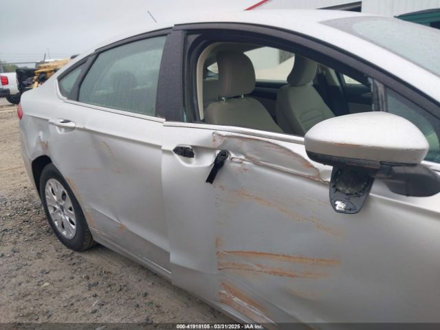 3FA6P0G71KR126921 Ford FUSION S