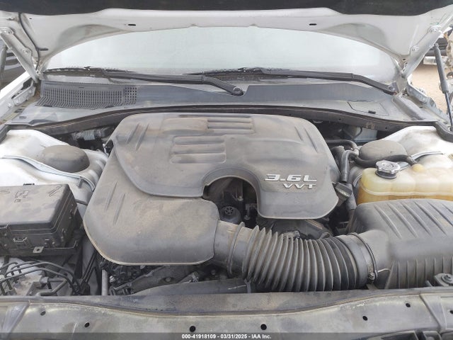 Chrysler 300 300s 2018 2C3CCABG2JH269624 Image 10