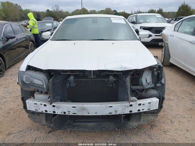 Chrysler 300 300s 2018 2C3CCABG2JH269624 Image 12