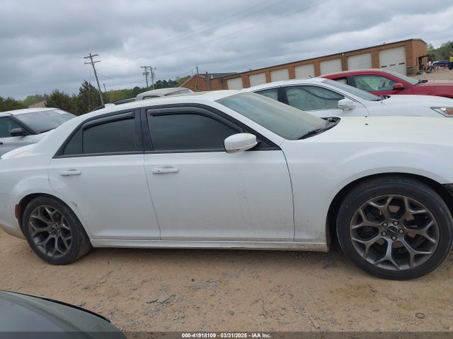 Chrysler 300 300s 2018 2C3CCABG2JH269624 Image 13