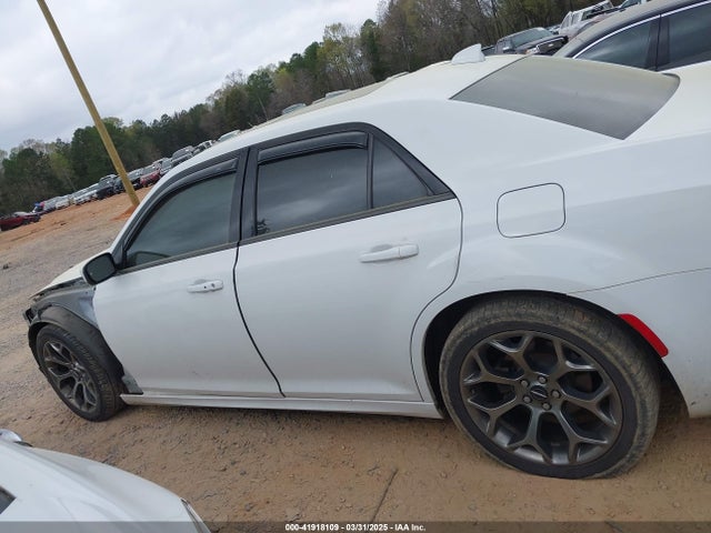 Chrysler 300 300s 2018 2C3CCABG2JH269624 Image 14