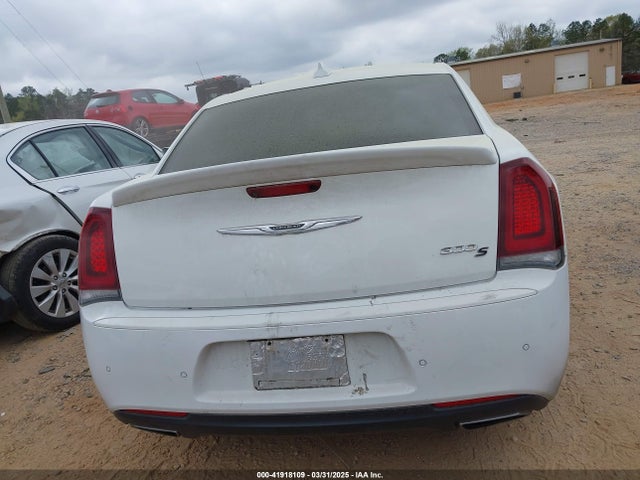 Chrysler 300 300s 2018 2C3CCABG2JH269624 Image 16