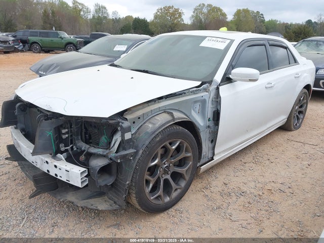 Chrysler 300 300s 2018 2C3CCABG2JH269624 Image 2