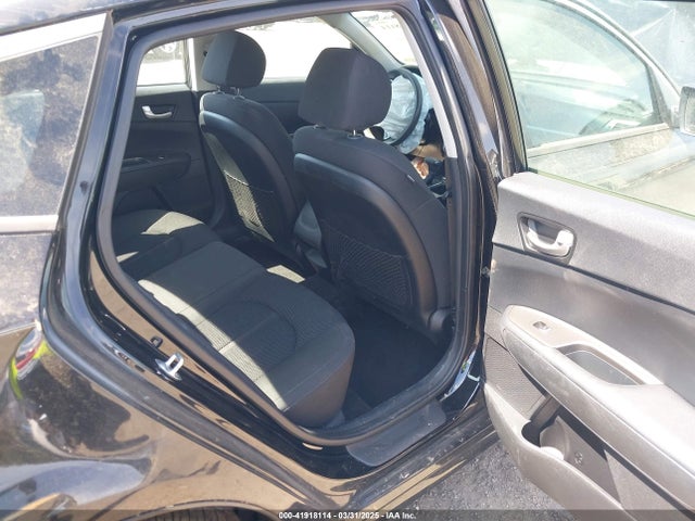 5XXGT4L37KG305015 KIA Optima Lx