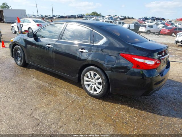 1N4AL3AP2HC177593 Nissan Altima 2.5 S
