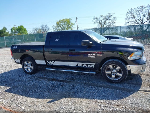 1C6RR7TT7KS702732 RAM 1500 Classic Big Horn  4x4 6'4 Box