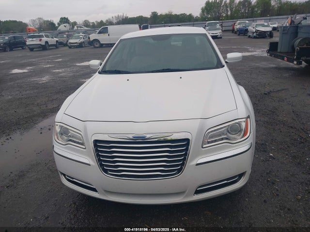 2C3CCAAG2EH264835 Chrysler 300