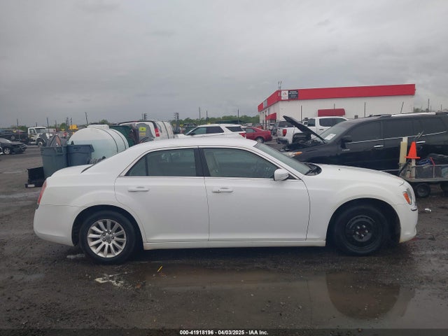 2C3CCAAG2EH264835 Chrysler 300