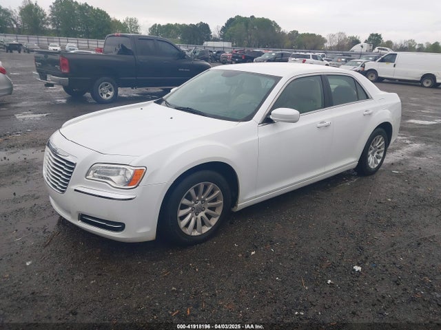 2C3CCAAG2EH264835 Chrysler 300