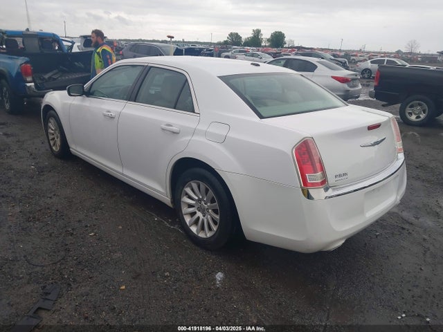 2C3CCAAG2EH264835 Chrysler 300