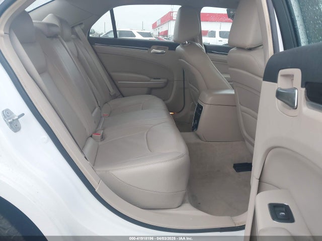 2C3CCAAG2EH264835 Chrysler 300