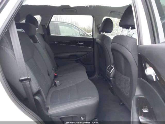 5XYPGDA57LG691635 KIA Sorento 3.3l S