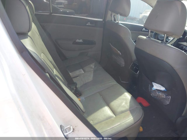 KNDPNCACXJ7321157 KIA Sportage Ex