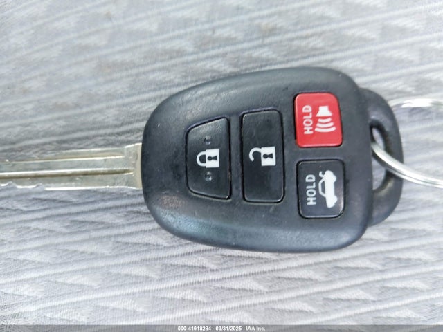 4T1BF1FK0EU396075 Toyota CAMRY SE