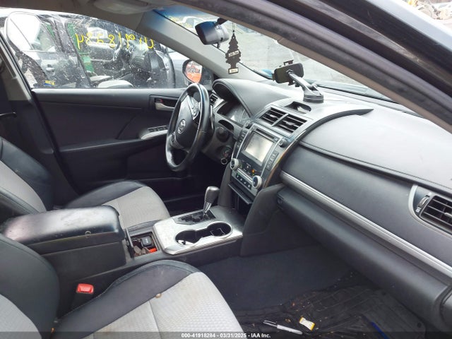 4T1BF1FK0EU396075 Toyota CAMRY SE