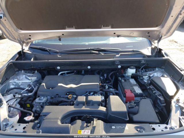 2T3G1RFV1RC396761 Toyota RAV4 LE