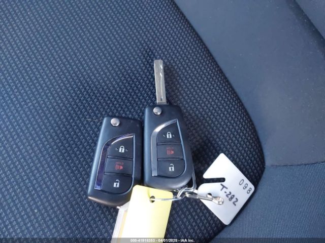 2T3G1RFV1RC396761 Toyota RAV4 LE