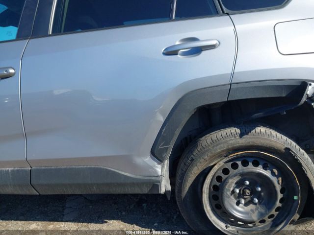 2T3G1RFV1RC396761 Toyota RAV4 LE