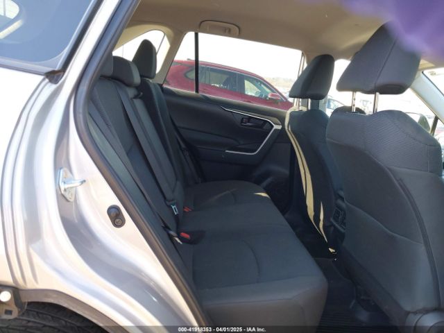 2T3G1RFV1RC396761 Toyota RAV4 LE