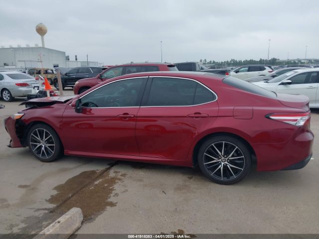 4T1B11HK0JU505771 Toyota CAMRY XLE