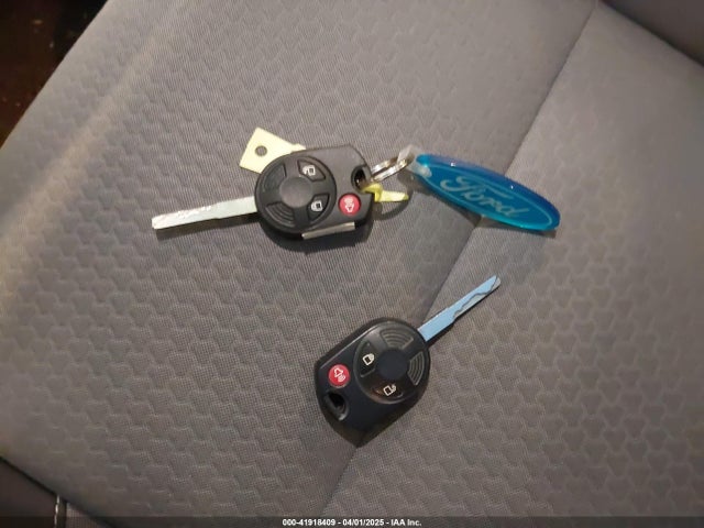 1FMCU0GDXJUB51833 Ford ESCAPE SE