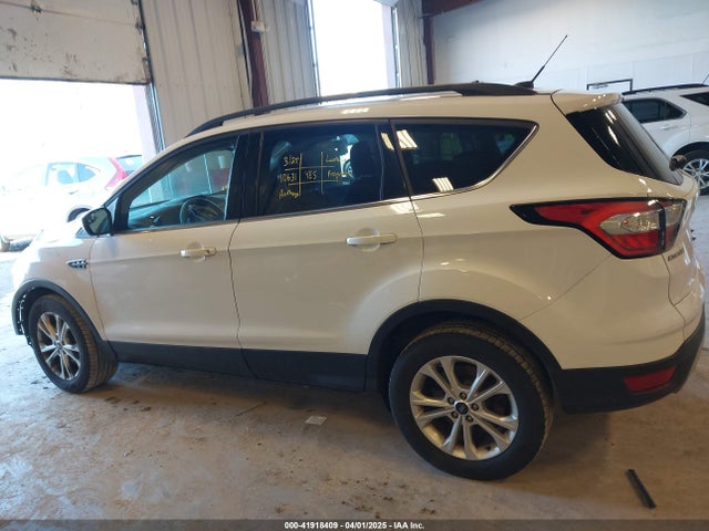 1FMCU0GDXJUB51833 Ford ESCAPE SE