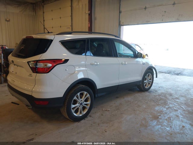 1FMCU0GDXJUB51833 Ford ESCAPE SE
