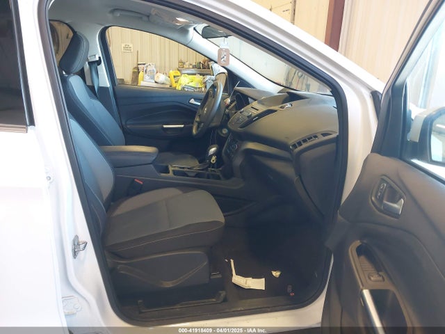 1FMCU0GDXJUB51833 Ford ESCAPE SE