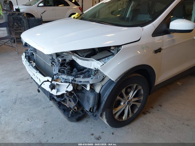1FMCU0GDXJUB51833 Ford ESCAPE SE