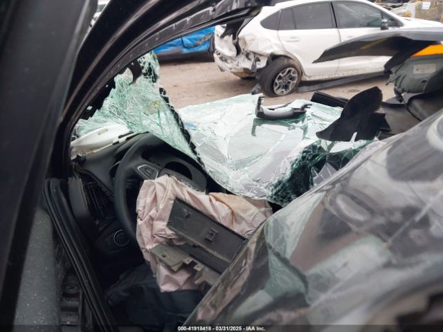 1FMCU0F79HUC48981 Ford ESCAPE S