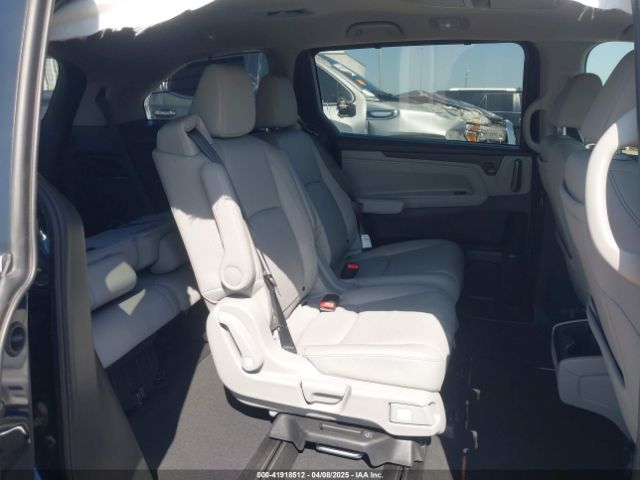 5FNRL6H89RB052835 Honda Odyssey Touring