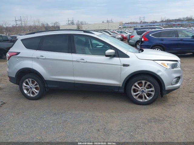 1FMCU0GD2JUA83561 Ford ESCAPE SE