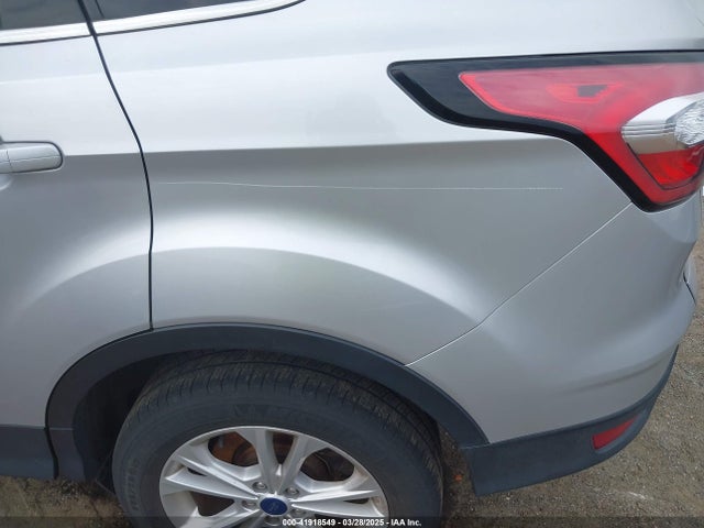 1FMCU0GD2JUA83561 Ford ESCAPE SE