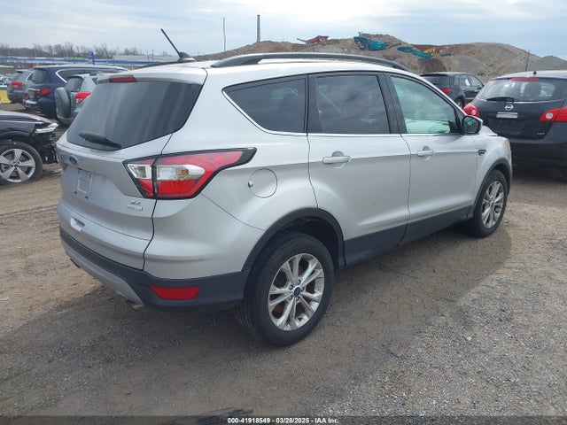 1FMCU0GD2JUA83561 Ford ESCAPE SE