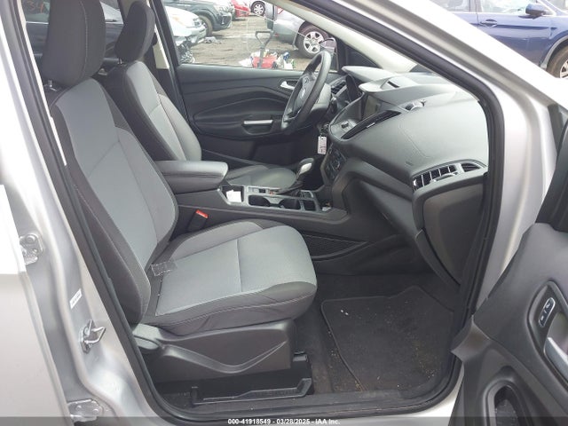 1FMCU0GD2JUA83561 Ford ESCAPE SE
