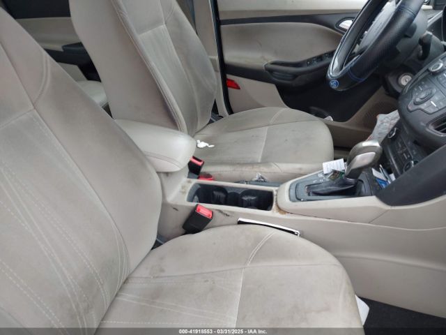 1FADP3F25GL378613 Ford FOCUS SE