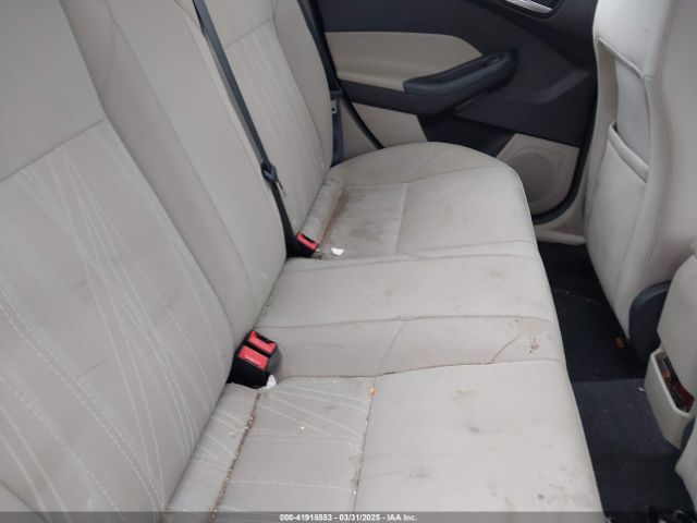 1FADP3F25GL378613 Ford FOCUS SE